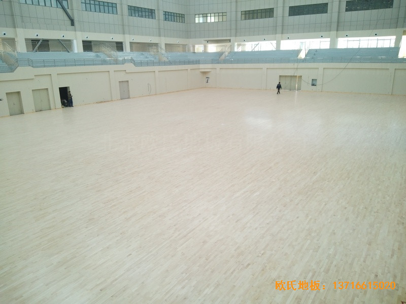 云南紅河州財經大學體育館運動木地板鋪裝案例3