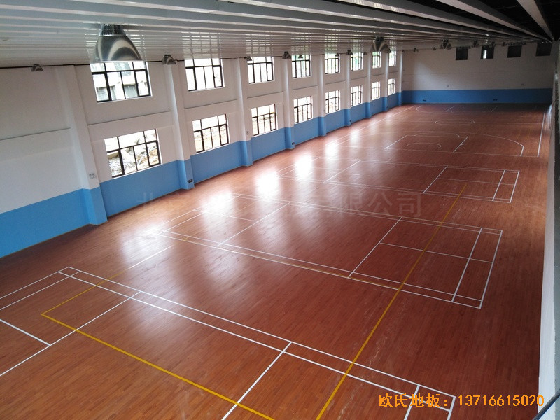 北大貴陽附屬實驗學校運動館運動木地板鋪設案例5
