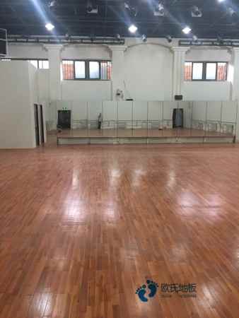 學?；@球館地板使用說明2